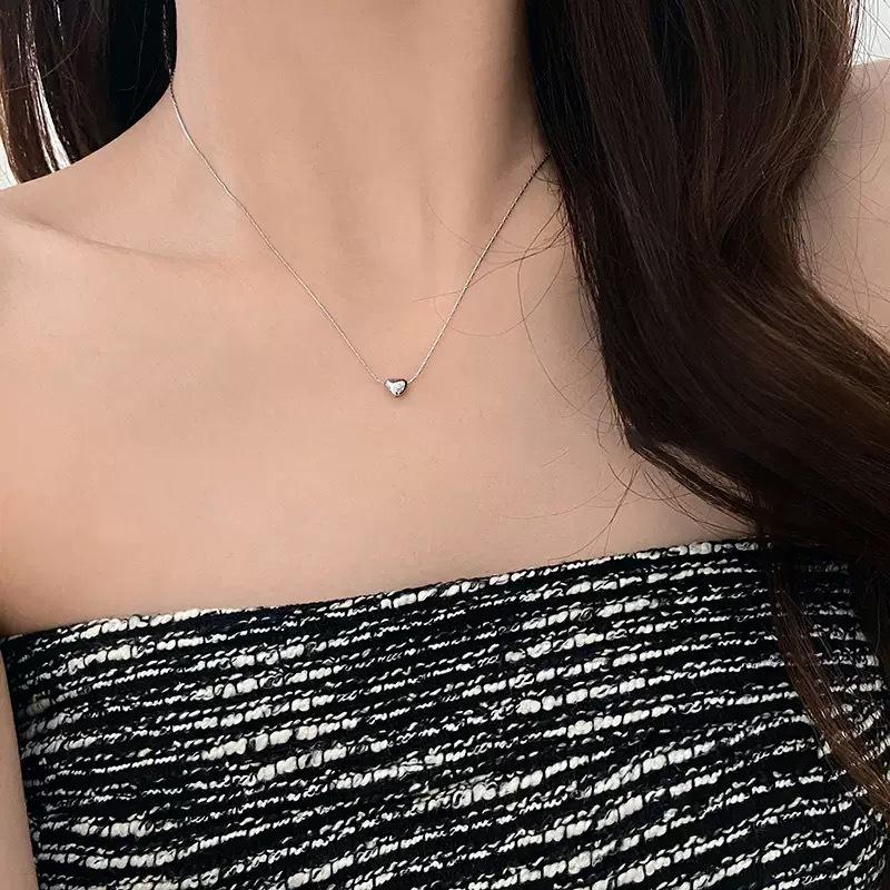 Elegant Niche Light Luxury Heart Pendant Clavicle Necklace