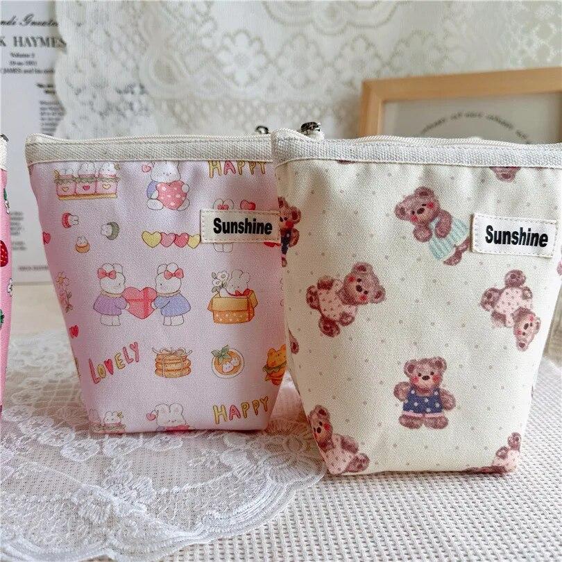 Fresh Sweet Fashion Clutch Cosmetic Bag Cute Printed Makeup Pouch Portable Lipstick Key Organizer Coin Purse Canvas Storage Bag