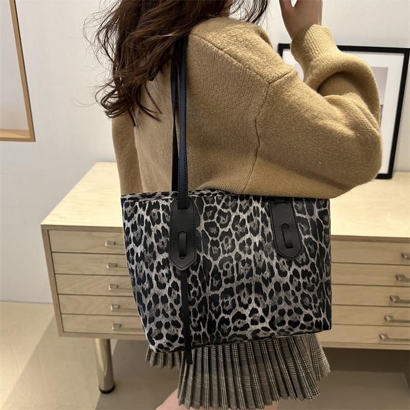 Premium Leopard Print Large Bag Large Capacity Bag Women's New Shoulder Bag Autumn and Winter Texture Tote Bag