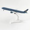 1/400 Scale B777 Vietnam Airways 20cm Diecast Alloy Airplane With Aircraft Landing Gear Model For Collection Gift Display Plane