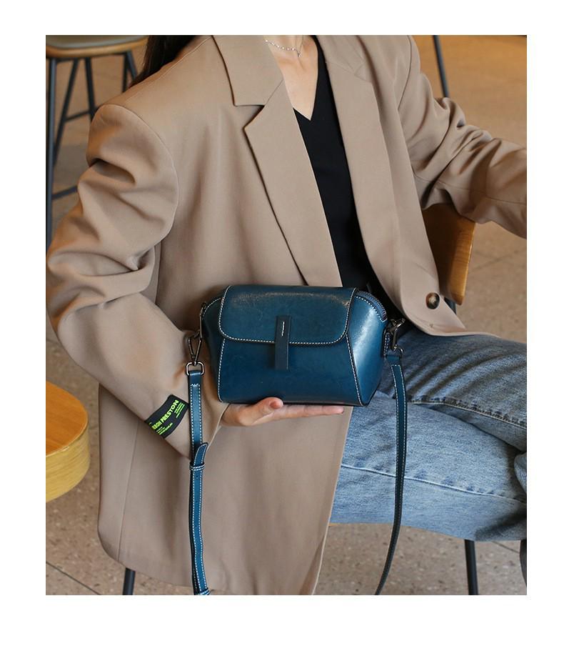 Oil Wax Cowhide Shell Shoulder Crossbody Bag for Women - Hot-selling, High-end, Small Handbag