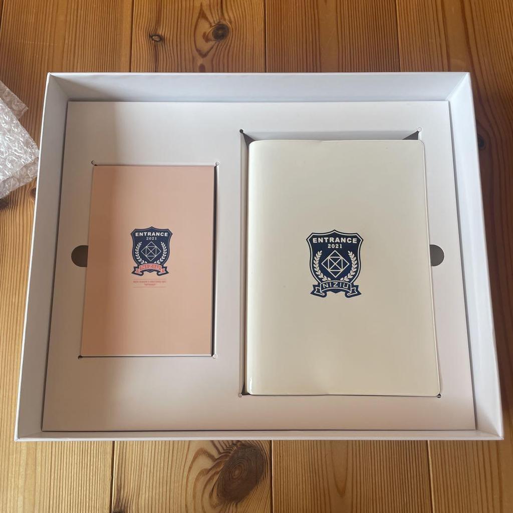 [USED] NiziU merchandise