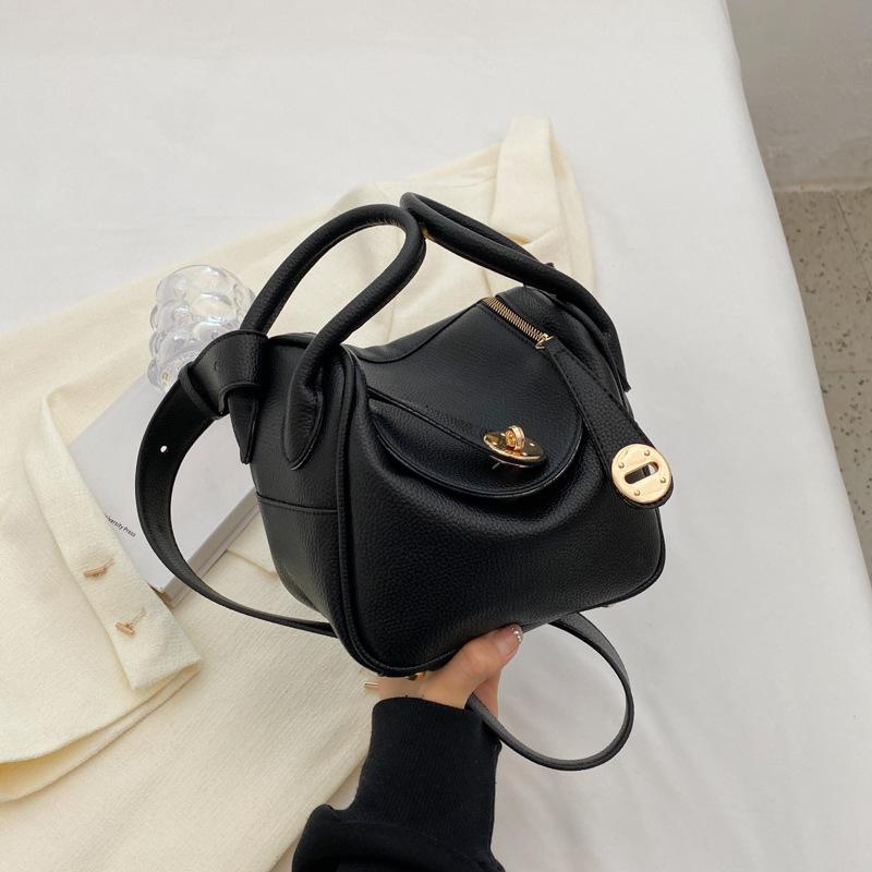 

Модная сумка через плечо с текстурой и нишевым дизайном 2024 года, новая женская сумка через плечо большой емкости чёрный