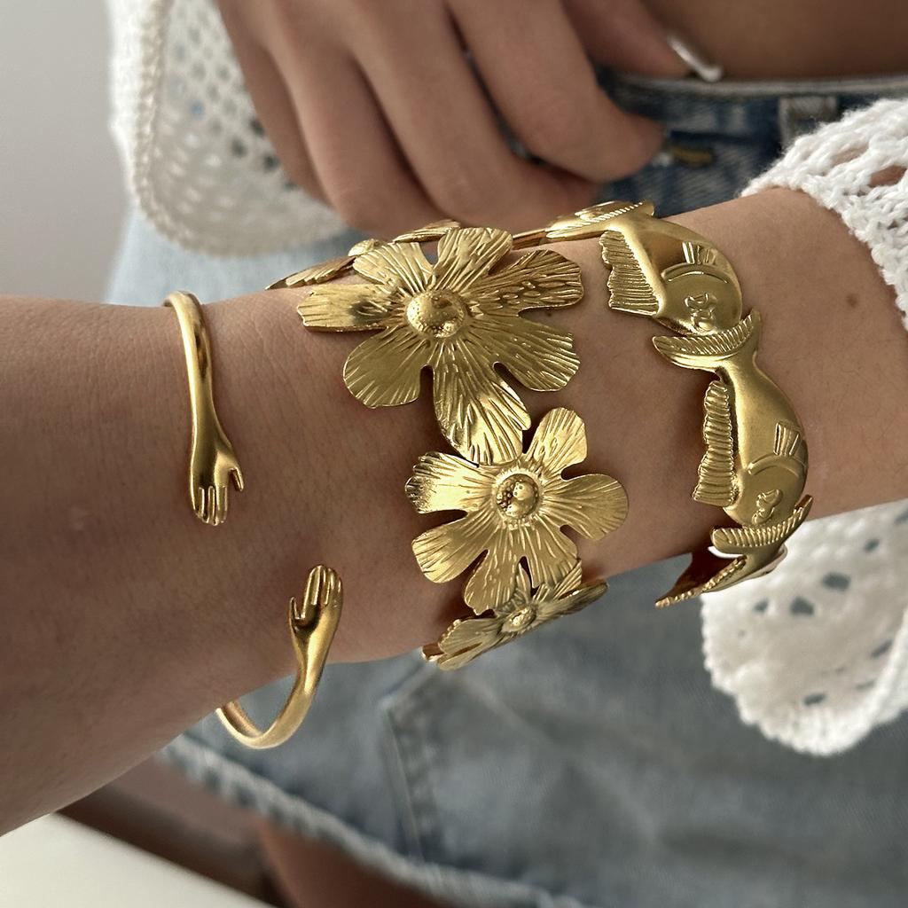 Stainless Steel Metal Exaggerated Shell Starfish Bracelet for Women Gold Color Cuff Bangle Beach Party Jewelry Gift