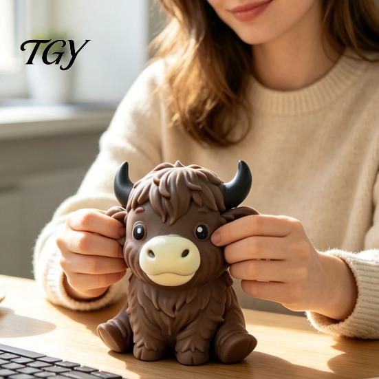 Relaxing Hand Therapy Toys Highland Cow Stress Relief Toy, Squeezable Cattle Sensory Soft Shape Toy Ball Fidget for Office Home and Classroom Anxiety