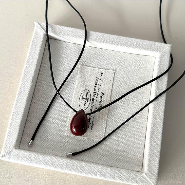 Minimalist Black Titanium Steel Water Drop Pendant Necklace for Women