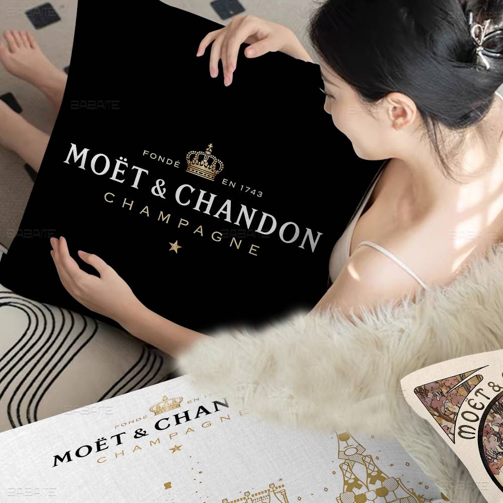 Brand M-Moet C-Chandon Luxury Maple Design Cushion Cover Happy Autumn Harvest Decor Holiday Decorati Pillow Cover
