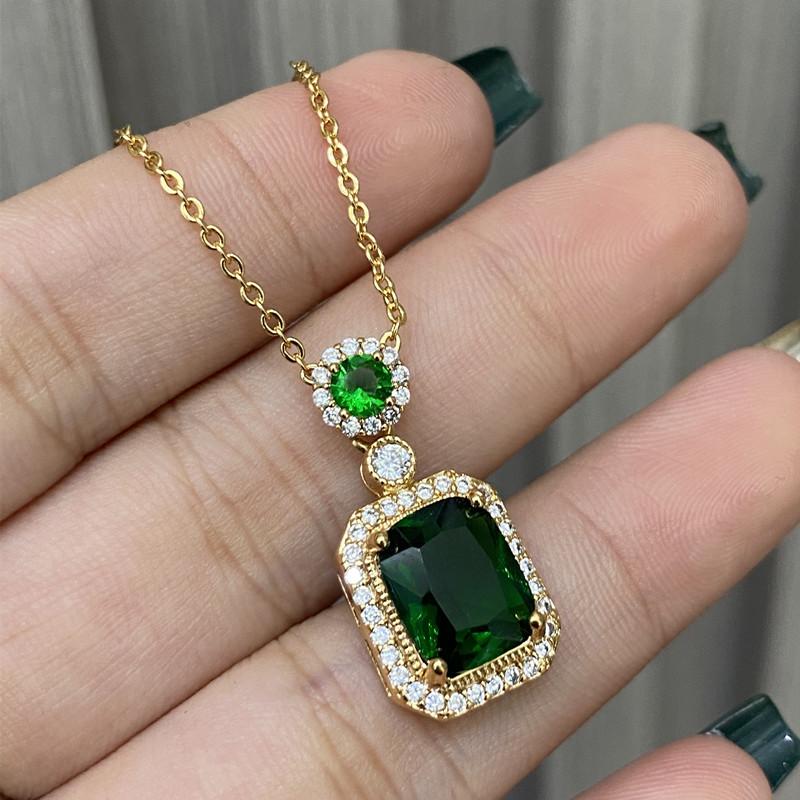 Hot-selling Seiko Emerald Square Pendant Necklace Luxury Style Collarbone Chain