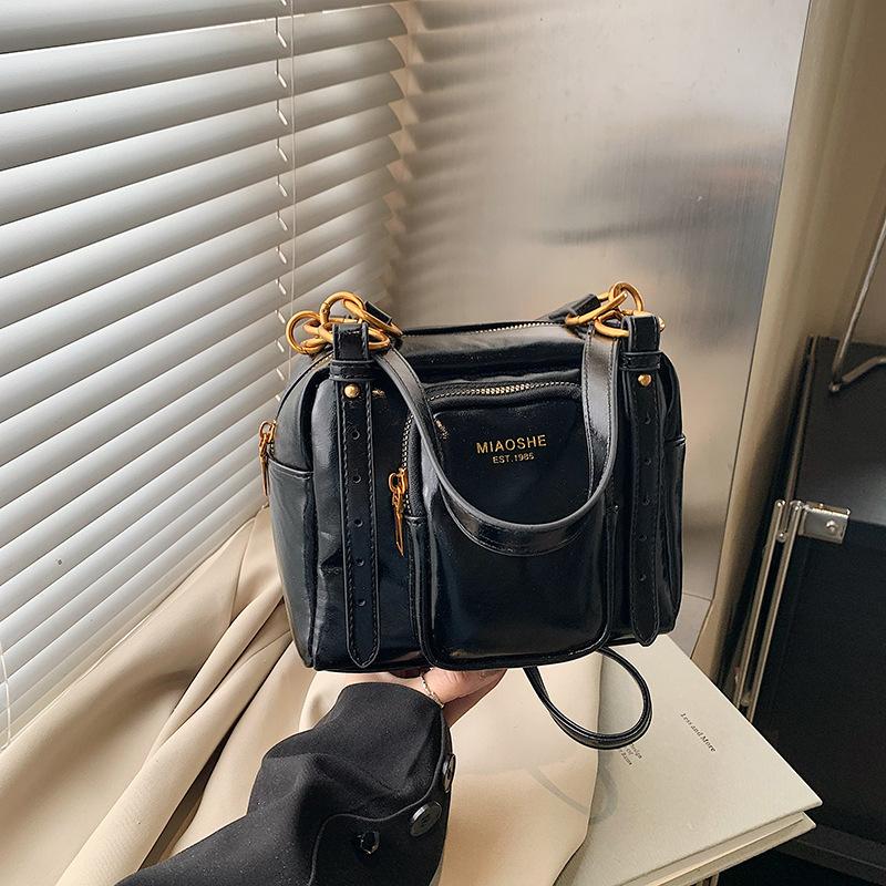 

Premium messenger bag women s new summer versatile shoulder armpit bag commuting out small bag чёрный