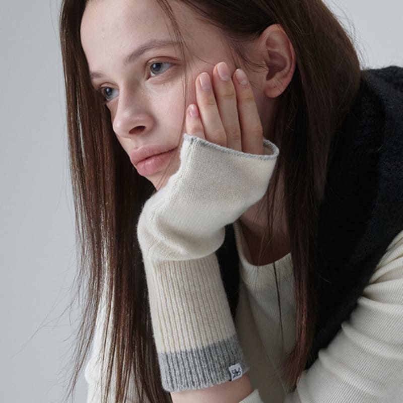 

ACOC Ember Handwarmer_Ivory single type