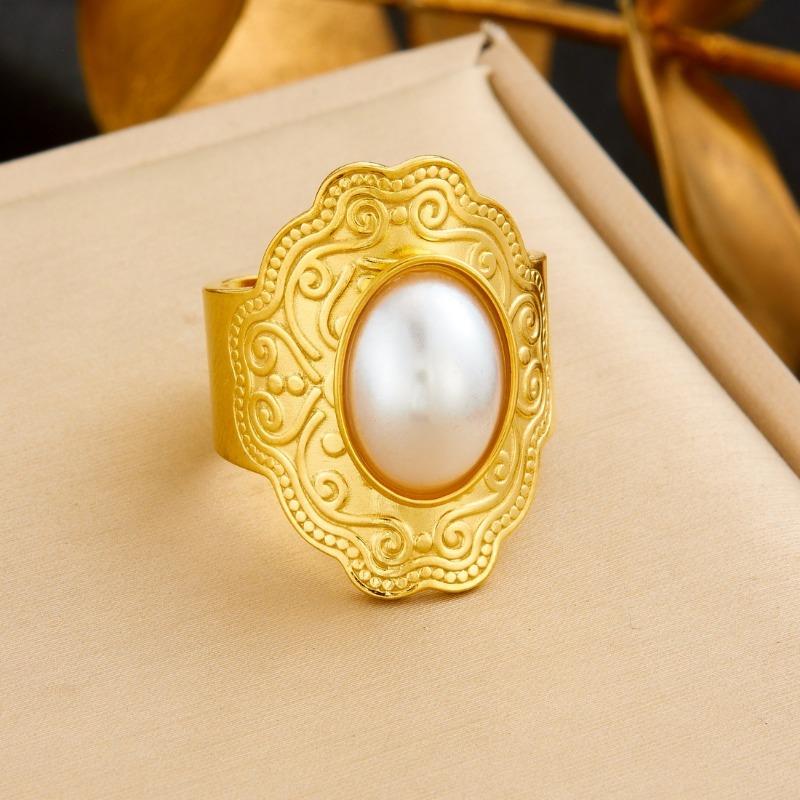 Gold Boho Engraved Ring with Black Opal-like Resin Stone белый