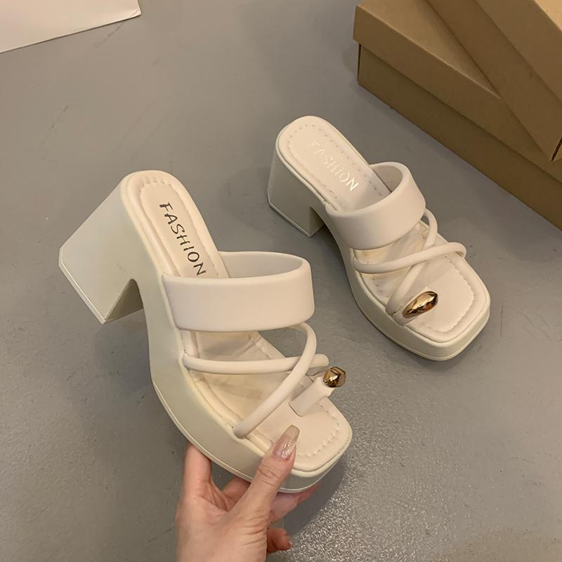 

Толстая подошва толстый каблук водонепроницаемая скатерть тапочки с носком женская летняя одежда 2025 новый сказочный стиль с юбкой высокий каблук крутые тапочки 40 бежевый