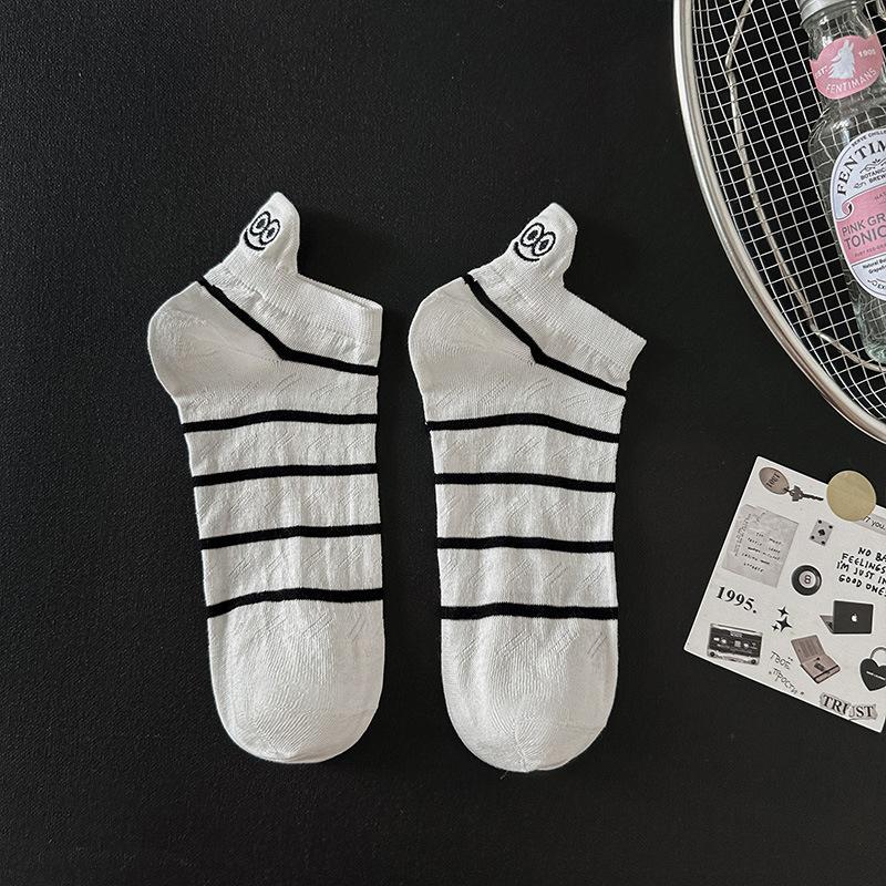 Cartoon-embroidered Socks for Women In Summer, Thin Mesh Hollowed-out Boat Socks with Striped Raised Ears, Boneless Short Socks