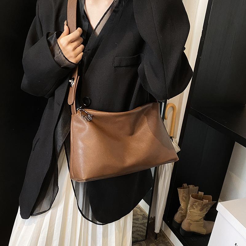 Premium Texture Retro Casual Wide Shoulder Strap Tote Bag Women'S Winter Versatile Shoulder Bag