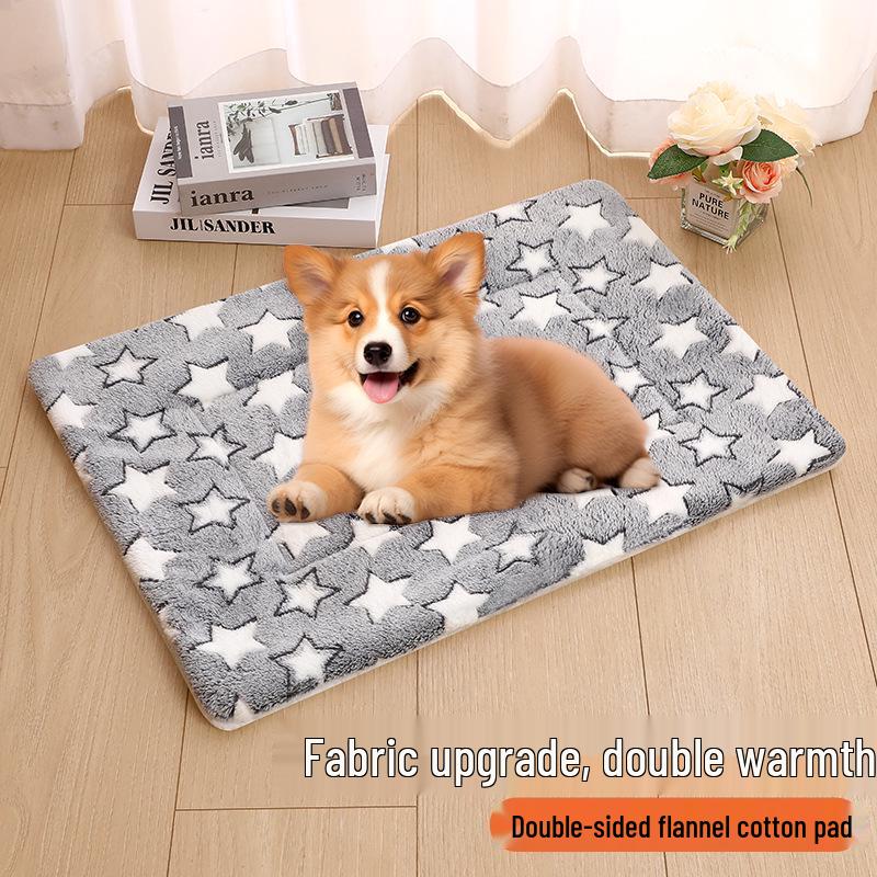 Cozy Pet Mat: Thick Warm Blanket & Bed for Dogs & Cats - Perfect for Winter, Autumn - Available In Small, Medium & Large Sizes