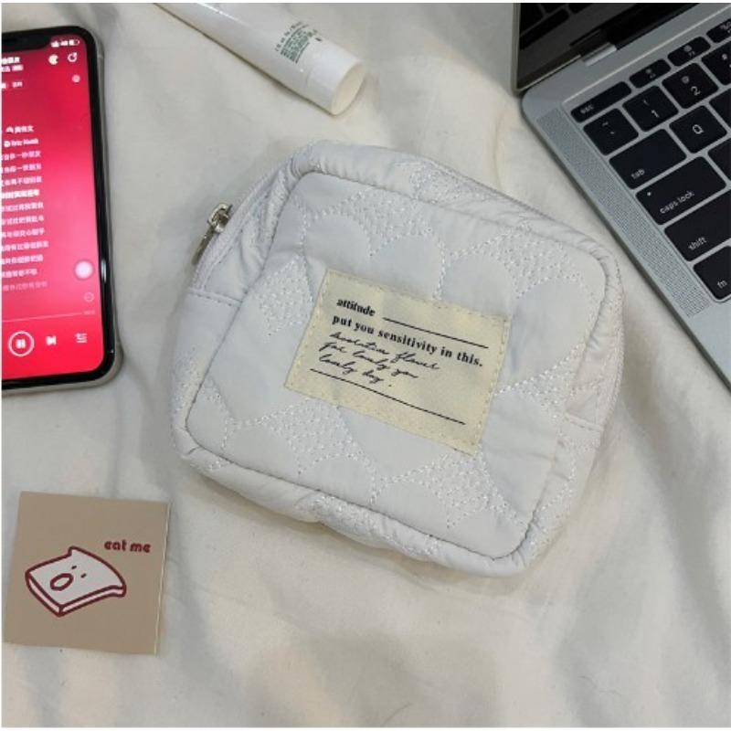 Heart Print Sanitary Napkins Storage Bag Feminine Period Pouch Portable Tampon Organizer Bag Mini Makeup Lipstick Storage Pouch