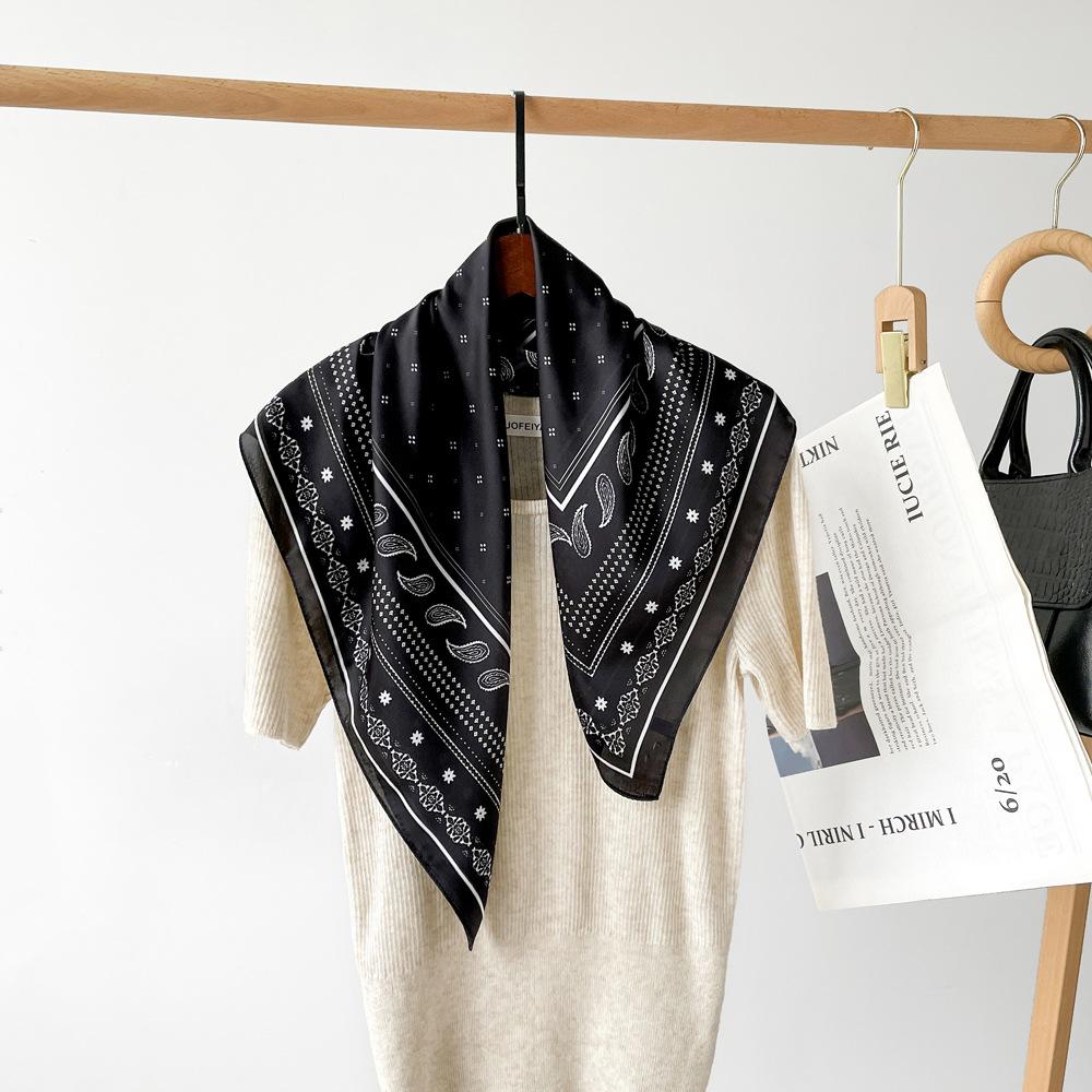 Frühling neuer hochwertiger Seidenschal Damen weißer Kaschmir-Print Schal kleiner quadratischer Schal kombiniert mit Kopftuch