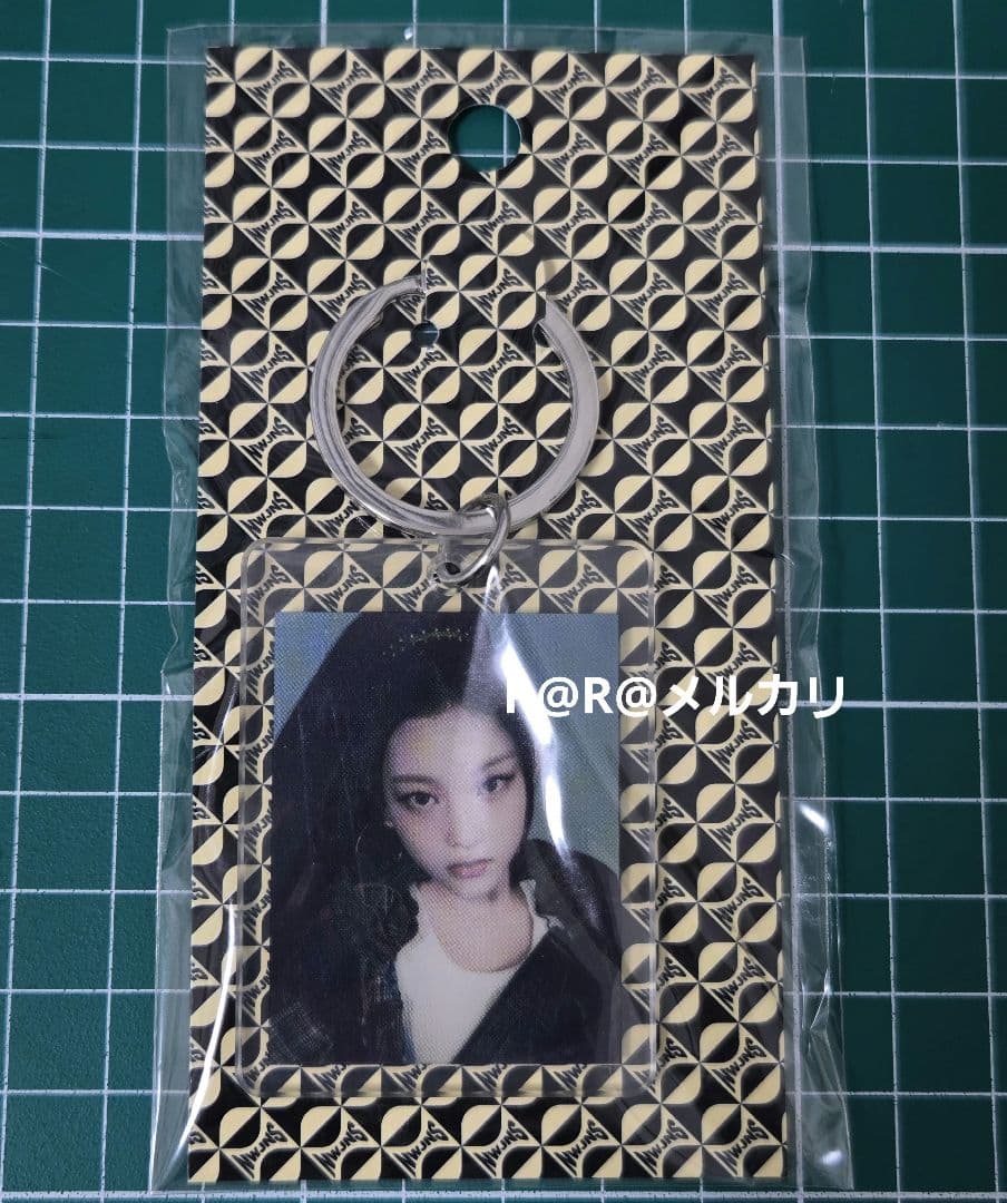 [USED] Korea NewJeans Acrylic Photo Key Ring, Helin