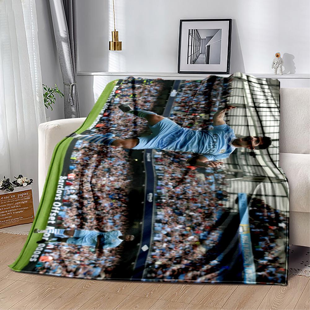 Dynamic Soccer Player Artwork Blanket Durable Comfort Perfect for Bedding Office Chair Livingroom for All Seasons Digital Print