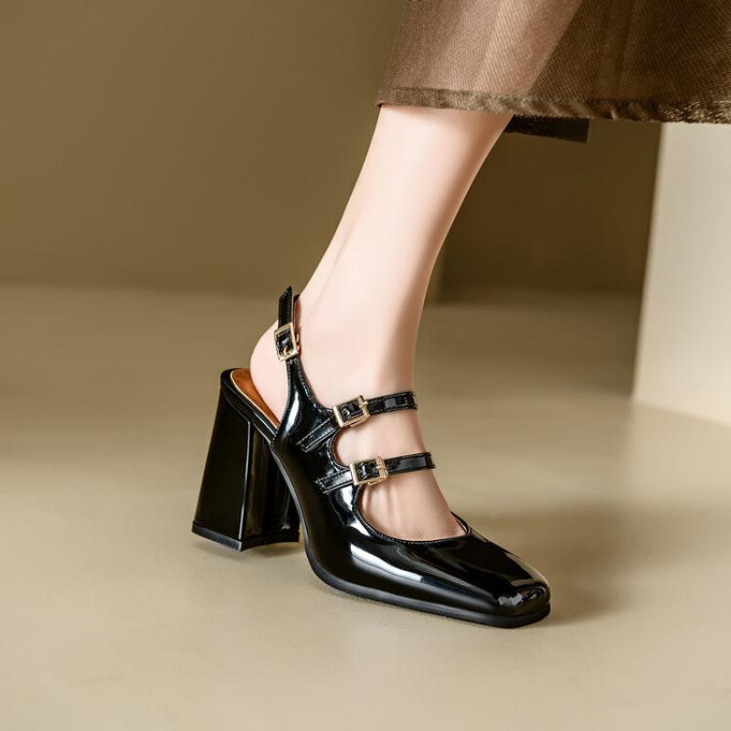 

Casual square head solid color back empty Roman sandals new patent leather bag head high heel sandals women s waterproof table heel buckle 39 чёрный