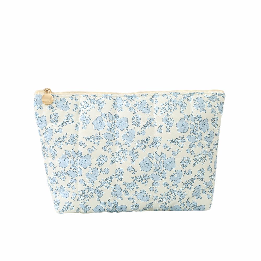 New Floral Quilted Large Plaid Cosmetic Bag Large-capacity Three-dimensional Hand-held Bubble Grid Fashion Pleated Storage Toiletry Bag