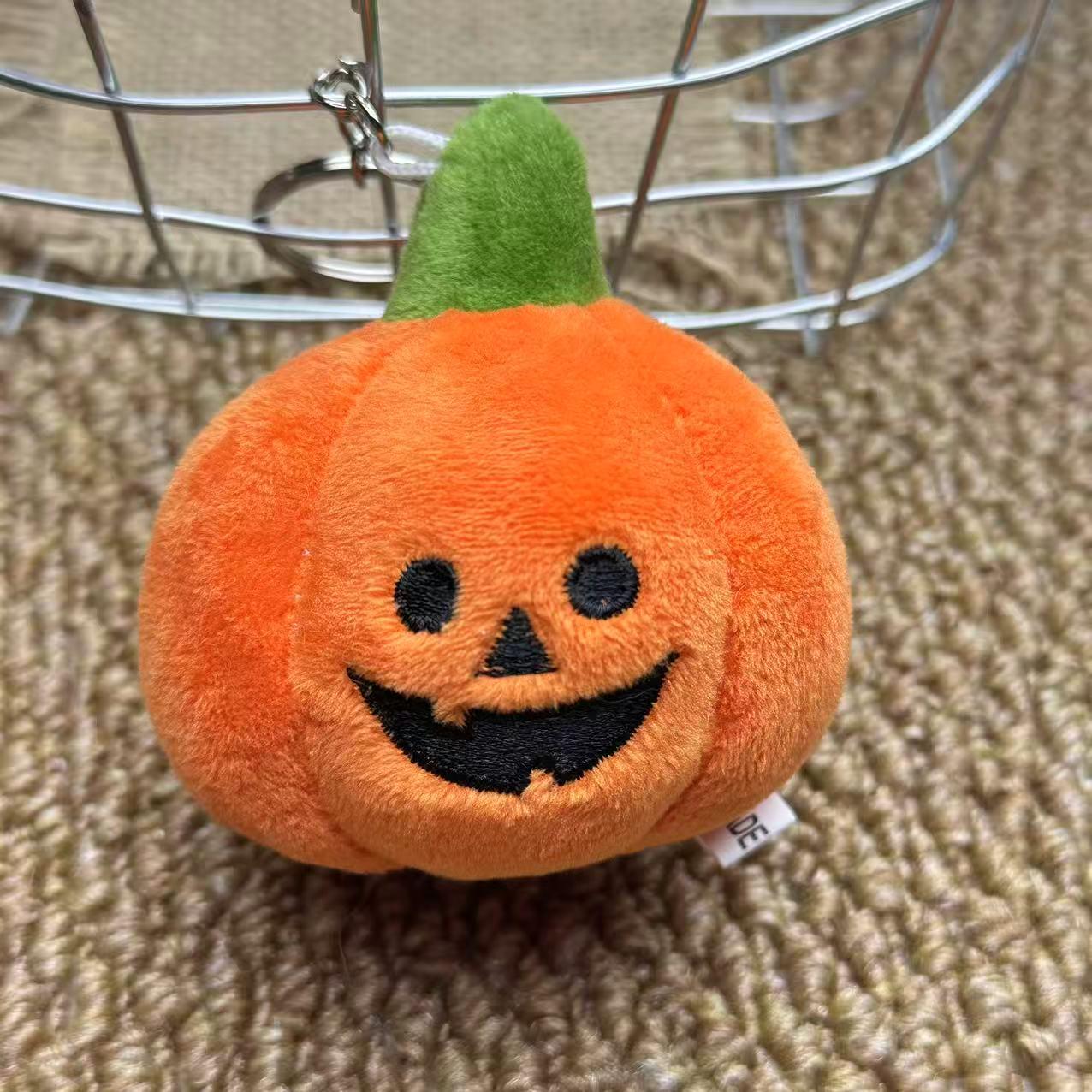 

Small Halloween Pumpkin Plush Keychain Pendant Toy Gift 8cm