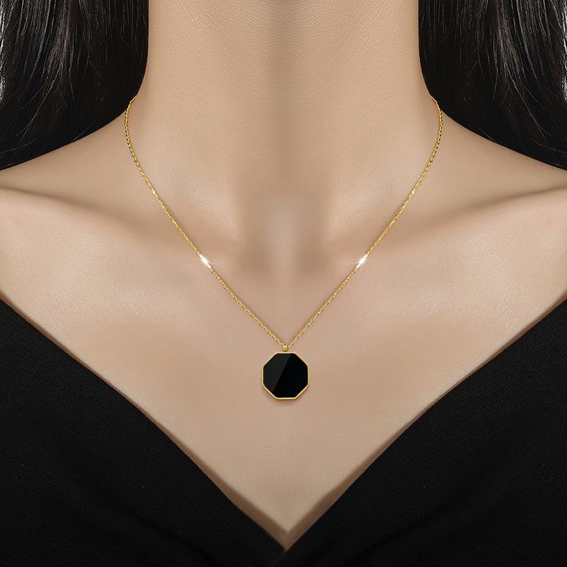 Hexagonal Shell Minimalist Furnace Real Gold Necklace Female Collarbone Chain Accessories