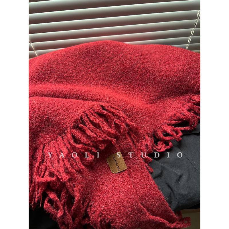 

Fringed Triangular Scarf A Warm and Cold Proof Shawl Scarf and Scarf for Women in Autumn and Winter 166*58cm