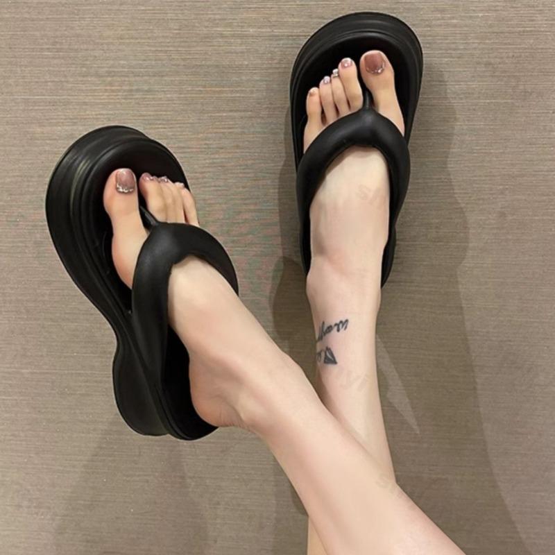 Fashion Women Slippers 2025 Summer Flip Flops Chunky Platform Sandals Lightweight Non Slip Clip Toe Wedge Slippers Outdoor Beach Sandals