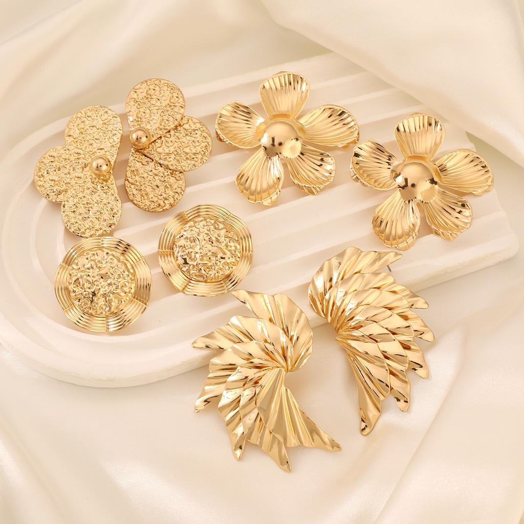 2026 Exaggerated Spiral Leaf Earrings for Women Gold-Plated Metal Glossy Geometric Fashion Jewelry