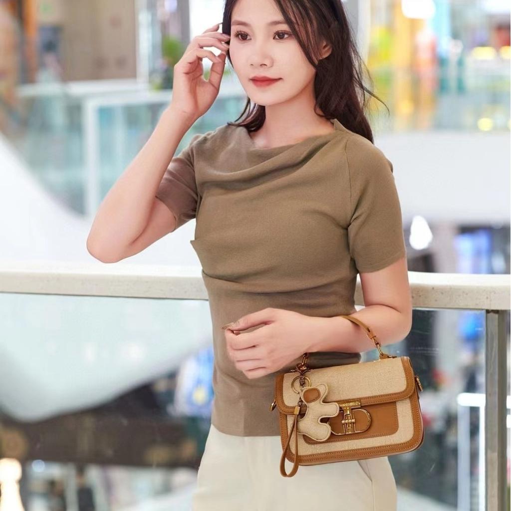 Light Luxury Women's Bag with A Lock Button, A Small Square Bag, A Fashionable Hand-held Crossbody Single-shoulder Women's Bag with Lafite Grass