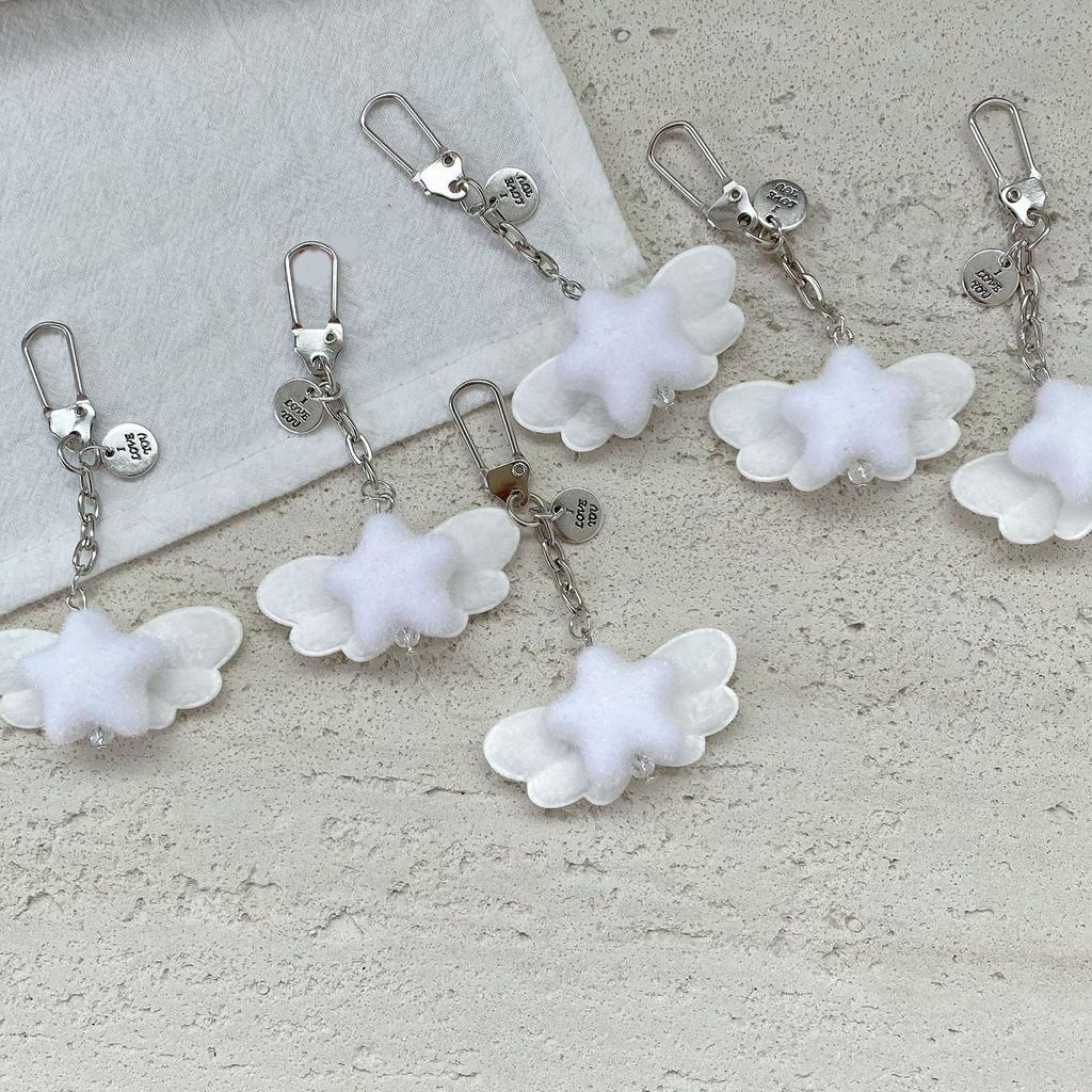 Elegant Angel Wing and Star Keychain Lightweight Key Ring Bag Charm for Fashionable Women Korean Style Accessories