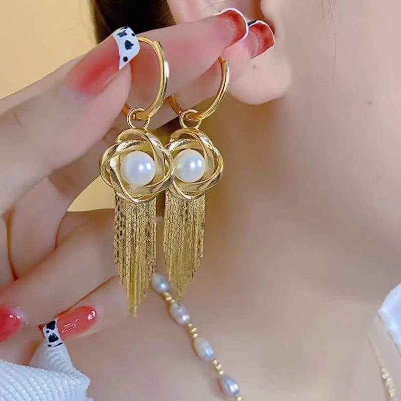 Fashion ins cold wind simple light luxury high-end ear buckle temperament geometric earrings women's small and versatile tide earrings