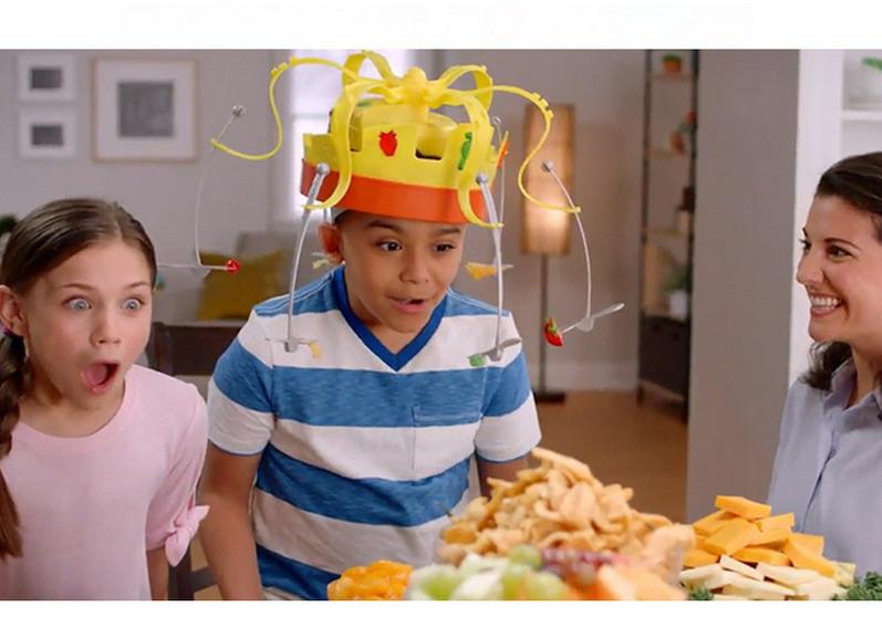 Chow Crown Musical Rotating Hat & Bubble Crab Prank Toy Set