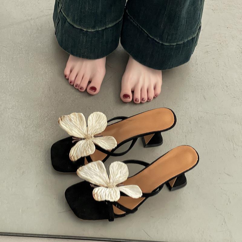 Weird aesthetics niche design butterfly one-word high-heeled slippers 2025 spring and summer temperament thick heel outer wear cool slippers