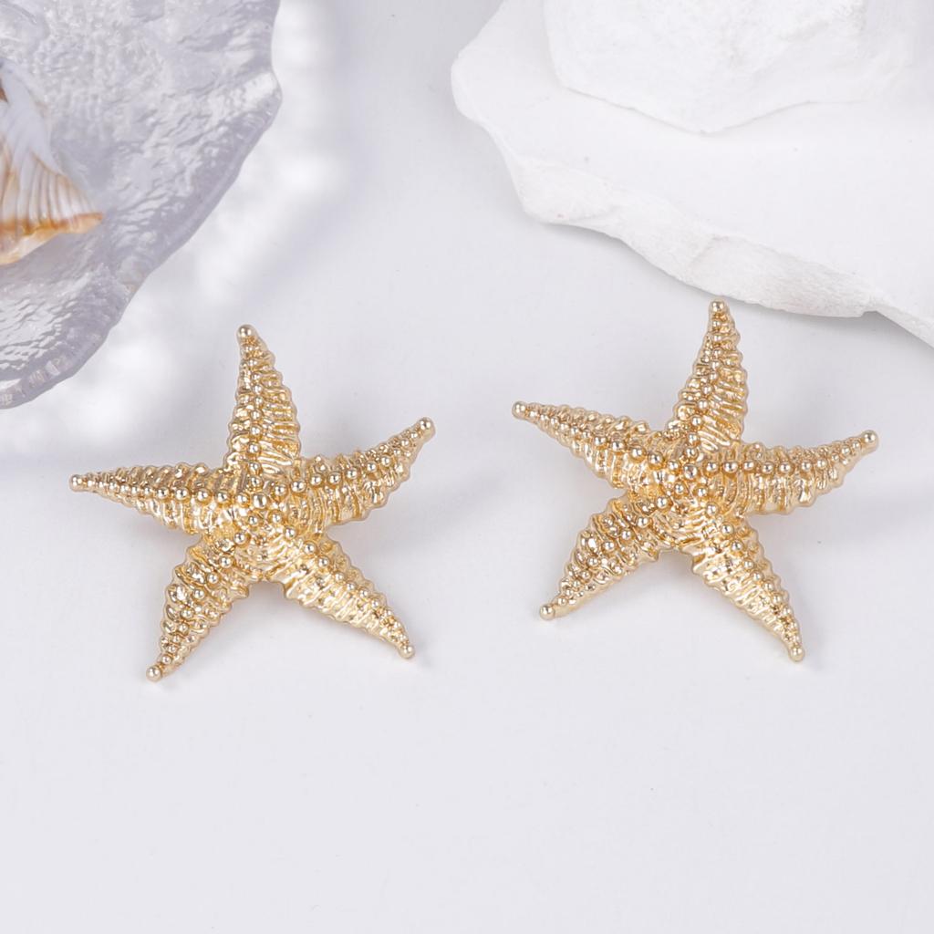 Light Luxury, Exquisite and Unique Design, Textured Alloy Starfish Ear Studs, Summer Marine Leisure and Vacation Style Girl