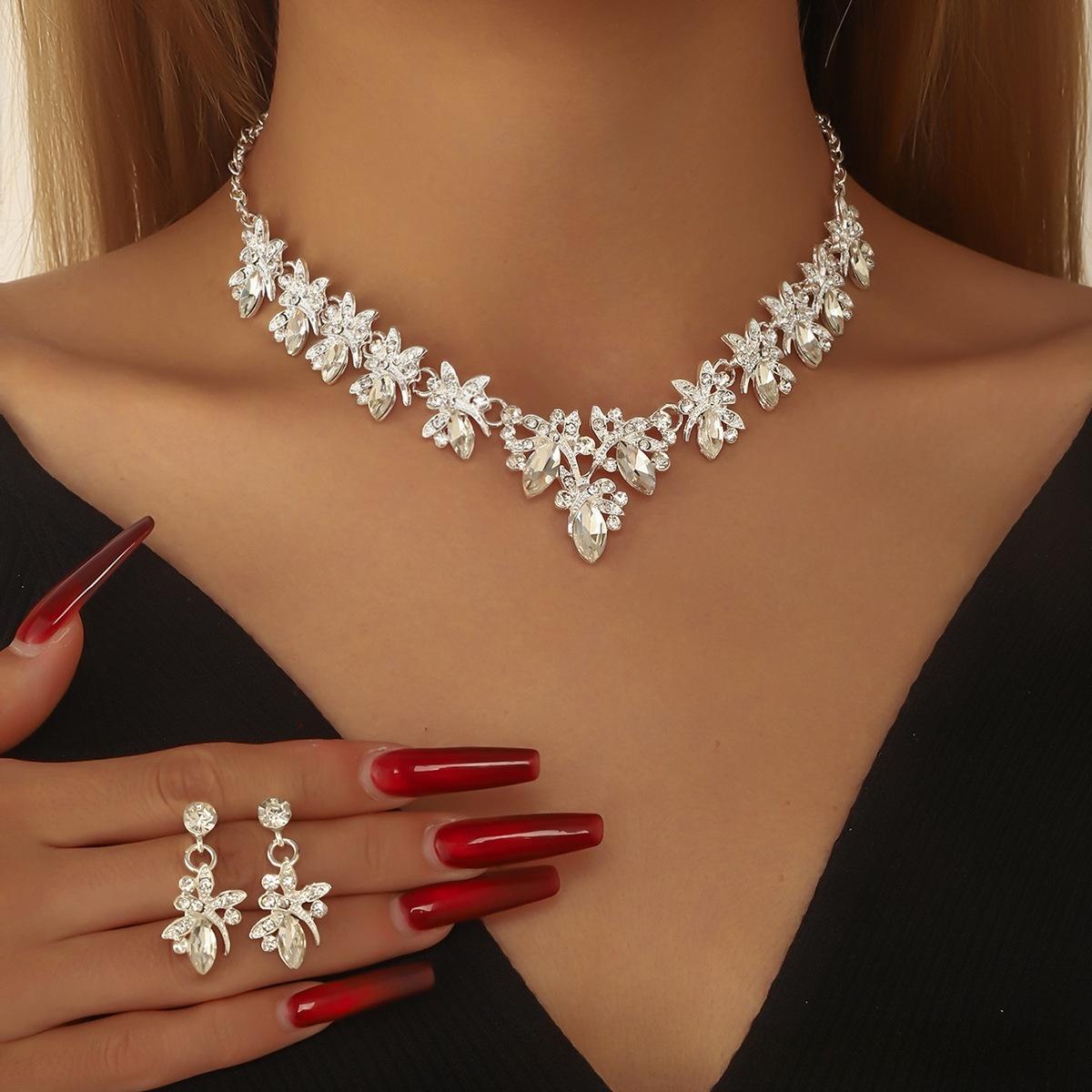 

Європейський та Американський Хіт-Продаж Жіночий Набір Біжутерії - Намисто зі Сплаву з Стразами - Весільний та Банкетний Аксесуар