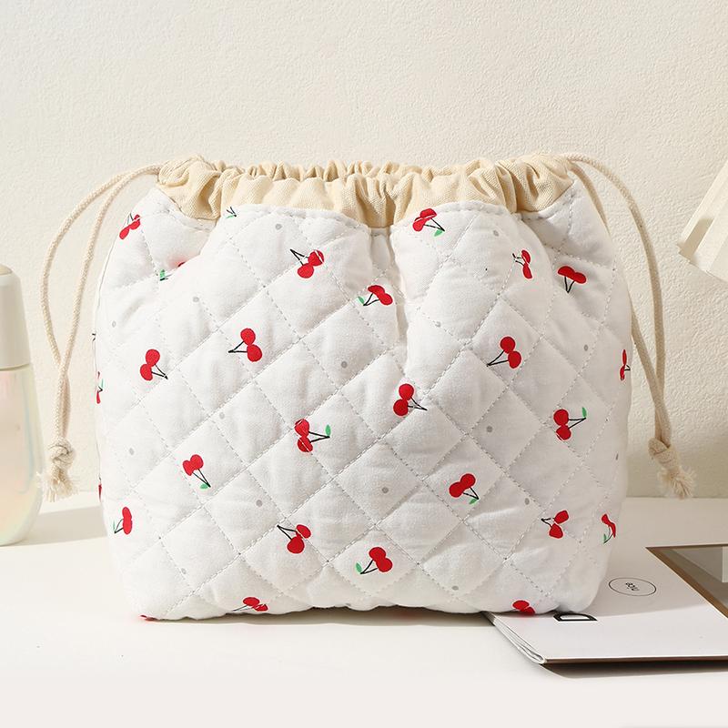 Cute Quilted Cosmetic Bag Large Capacity Portable Travel Drawstring Storage Pouch Makeup Bag Female Travel Clutch Bags