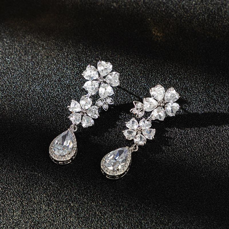 Bridal Stud Earrings Lucky Flower Super Flash Zircon Earrings Wedding Photography Premium Brass Steel Needle Women's Earrings