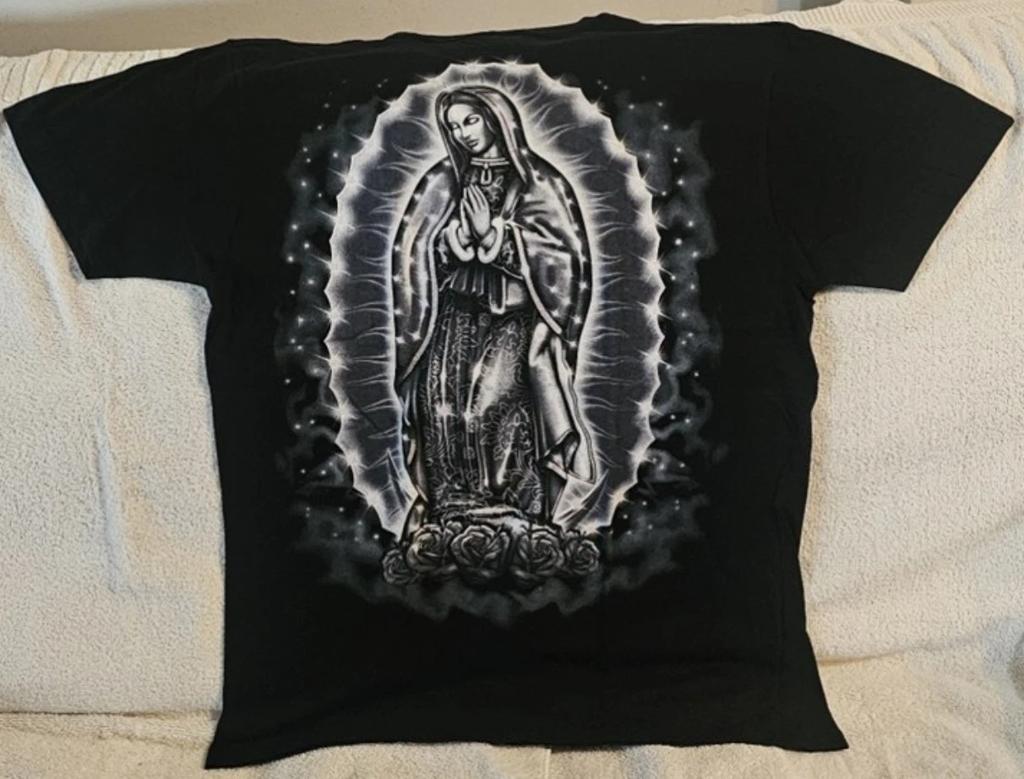 OUR LADY OF GUADALUPE VIRGIN MARY ROSE VIRGEN MORENA FLOWER PRAY T-shirt
