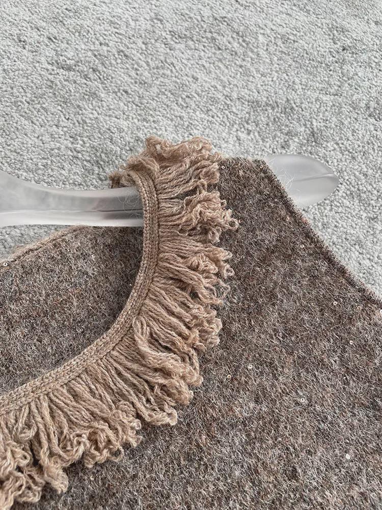 Pletená vesta Podzim & Zima 2024: 30% Mohér, 25% Vlna se střapci