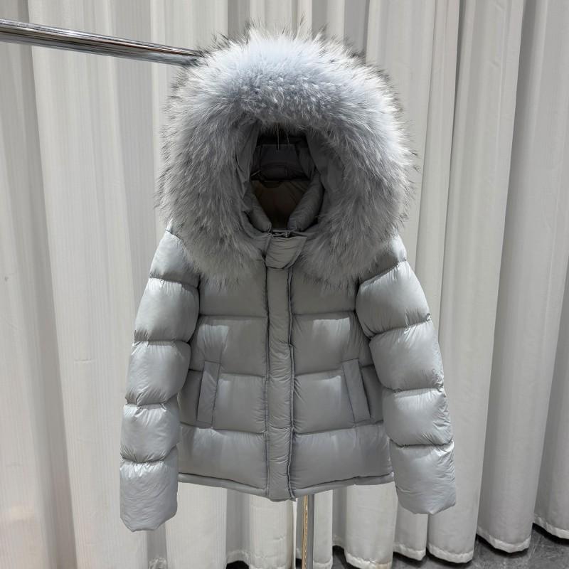 Womens Short Puffer Jacket With Large Raccoon Fur Collar Hooded 90% White Duck Down Winter Coat Small Stature