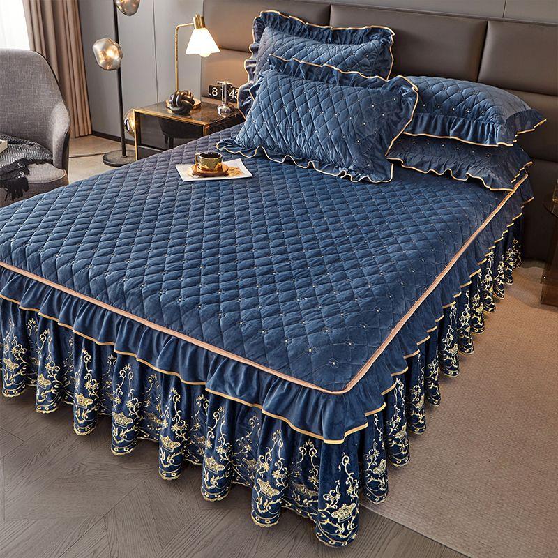 3pcs Luxurious European Quilted Crystal Velvet Bed Skirt Set with Lace Trim - Warm, Thick, Non-Slip, Includes 2 Pillow Shams and 1 Bed Skirt