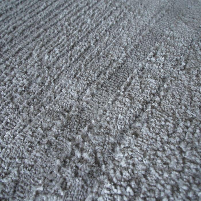 Tapis contemporain gris clair 160x240