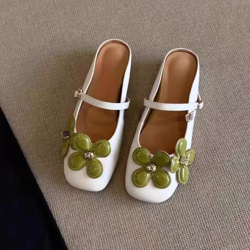Fashion 2025 Summer Elegant Fashion Slippers Flower Designed Buckle Single Shoes for Women Height Increasing French Style Sweet Sandals