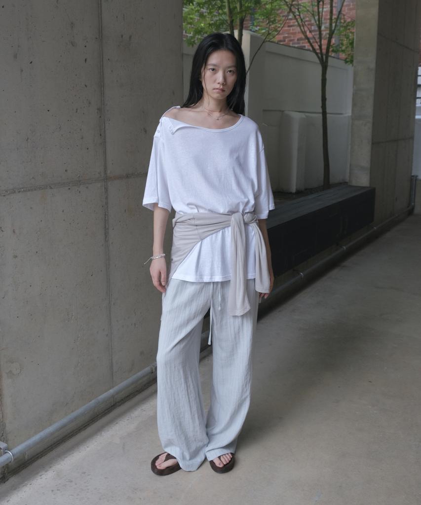 Mosyupamosyu Shoulder Button Short Sleeve T-Shirt [White]