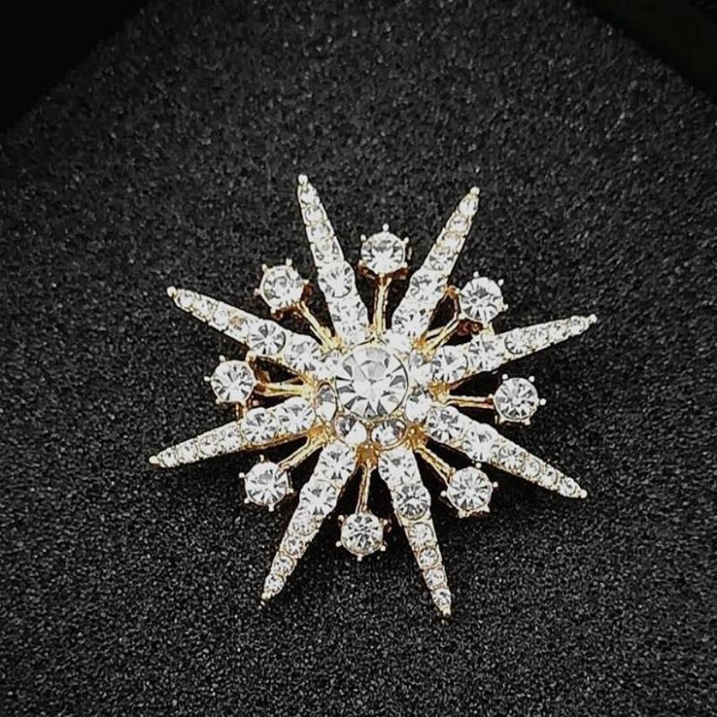 Fashionable North Star Snowflake Zircon Brooch, Women's Anti-Exposed Pin, Fixed Clothes Metal Buttons, Wedding Party Gifts