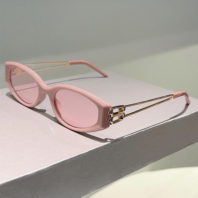 

Сексуальные Дизайнерские Солнцезащитные Очки Кошачий Глаз от Люксового Бренда Женские Для Мужчин Винтажные Панк Солнечные Очки Популярные Классические Металлические Полые Линзы UV400 As the photo