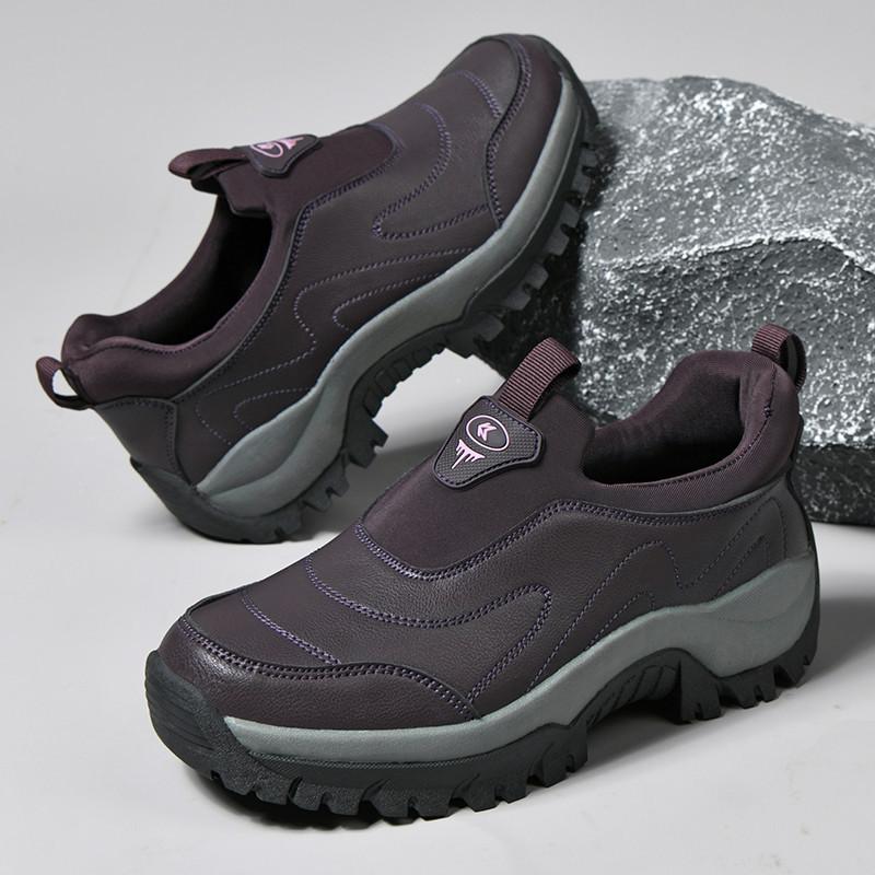

New leather waterproof and non-slip medium comfortable walking sports shoes in spring and autumn 46 фіолетовий