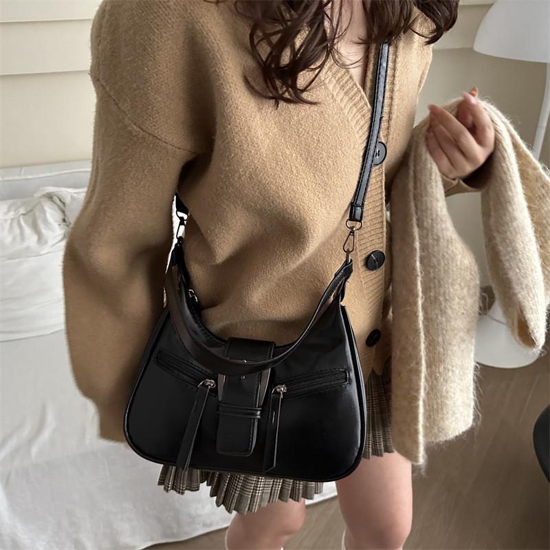 Chic Vintage Style Black Pu Leather Shoulder Bag For Women With Unique Crescent Shape